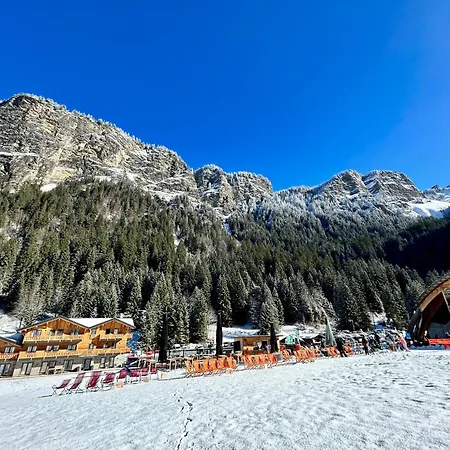 Hameau Des Prodains - *